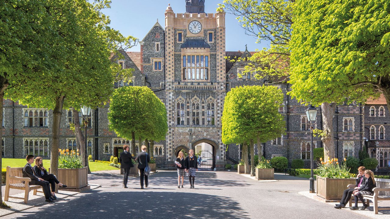 Brighton-College-benches-framing-quad.jpg (1)